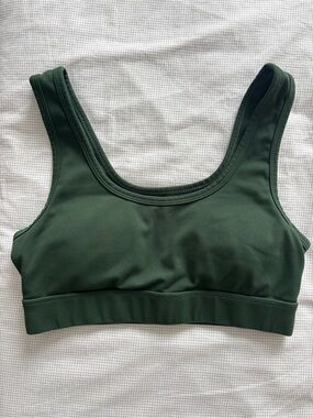 Scoop-Neck Forest Green Sports Bra — Supportive Everyday Style